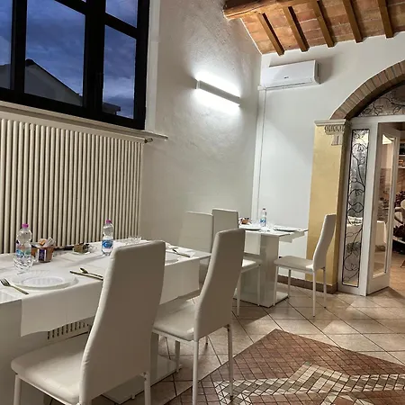 Nocleg ze śniadaniem Oasi 4*