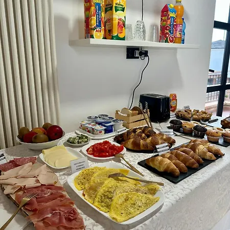 Oda ve Kahvaltı Oasi 4*