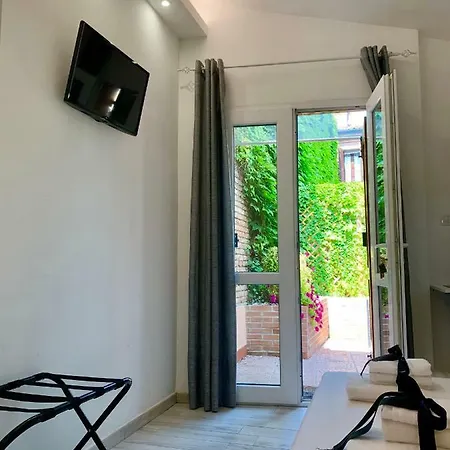 Oasi Oda ve Kahvaltı 4*